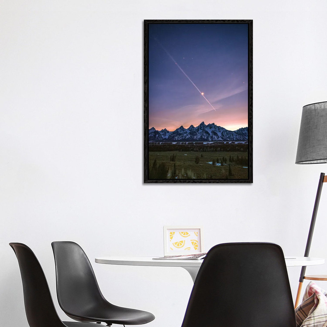 Grand Teton Blue Hour Mountain Range I von Alex G Perez - Galerie-umwickelte Leinwand Giclée auf Leinwand