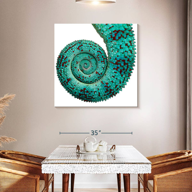 Crowle Chameleon Tail