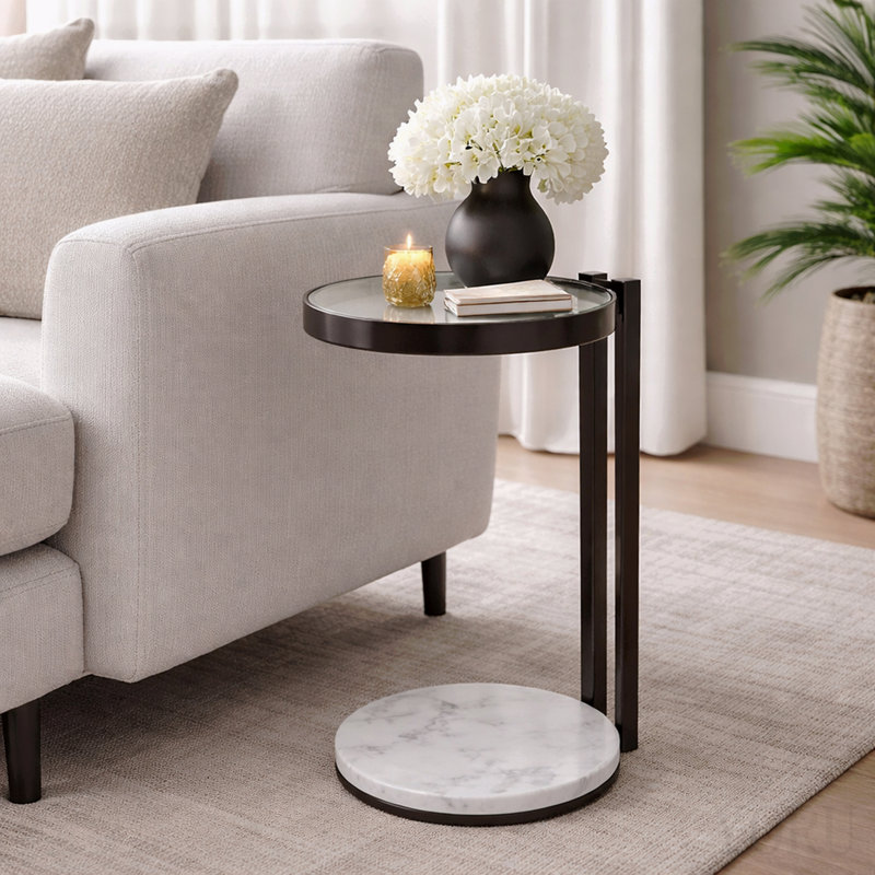 Table d'appoint noire avec plateau en verre et base en marbre blanc