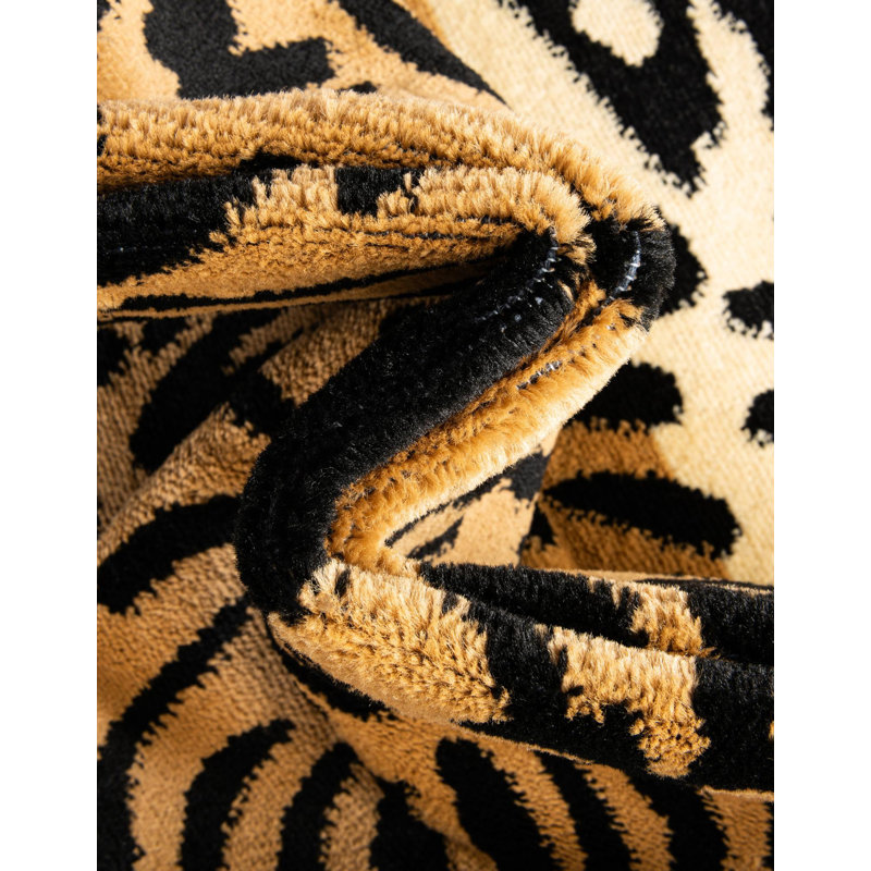 Testerman Animal Print Indoor Rug, Round 7'10"