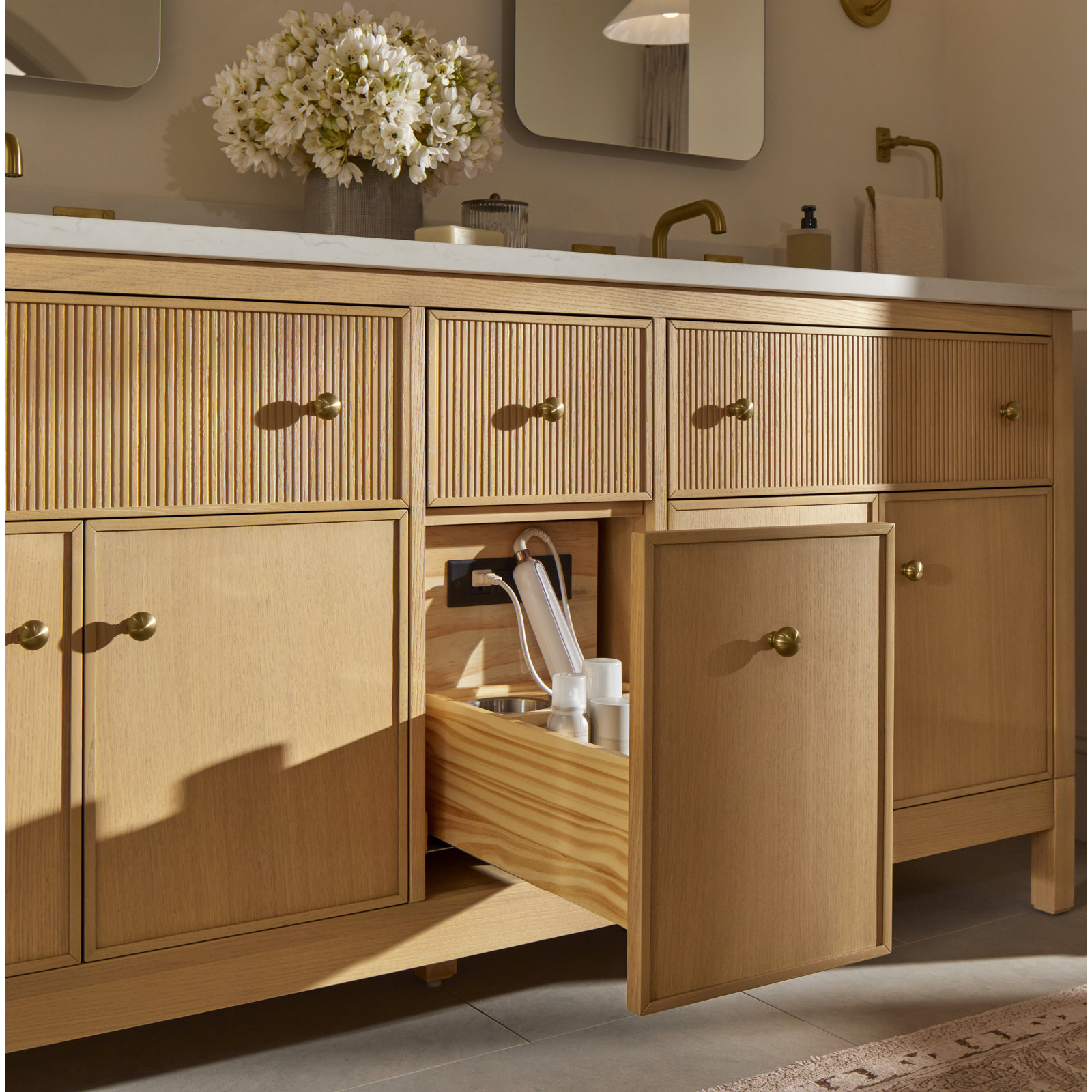 Malin 49" Single Bathroom Vanity, Oak, Brass
