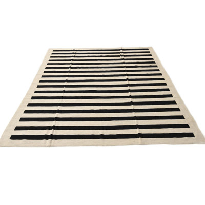 Tapis noir et blanc Noor