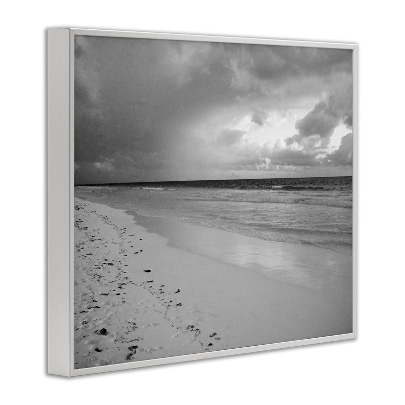 Bord de plage avec empreintes de pas, art giclée par Jairo Rodriguez, Blanc, H 11 po x l 14 po