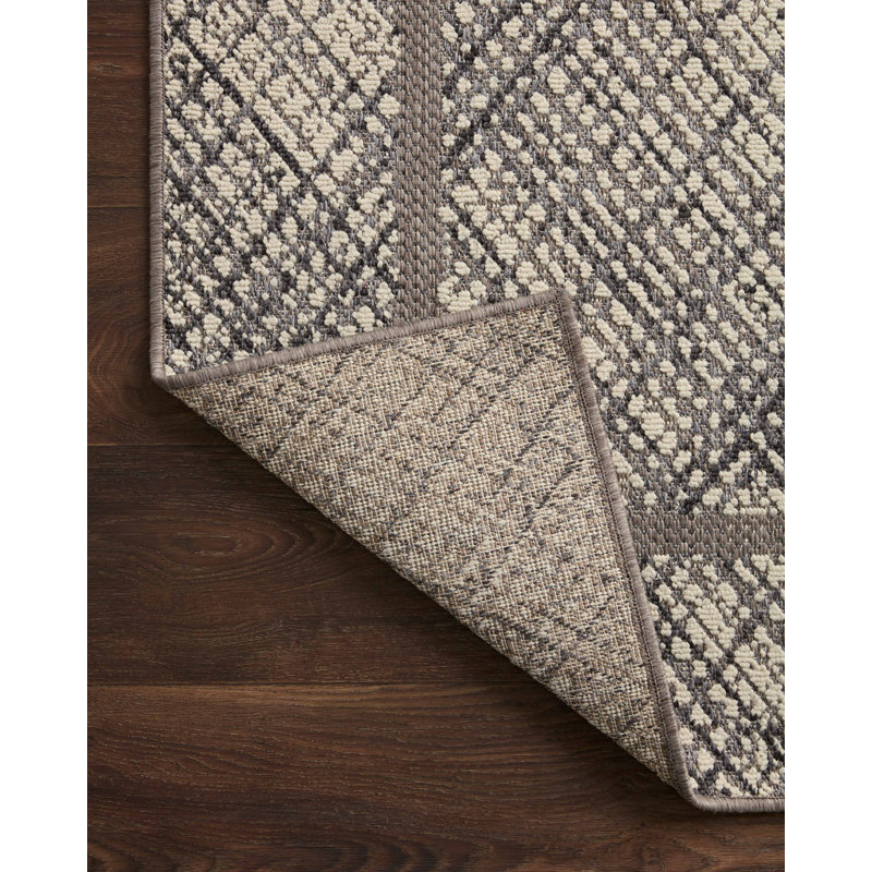 Caramie Geometric Indoor / Outdoor Rug, Rectangle 5'3" x 7'7"