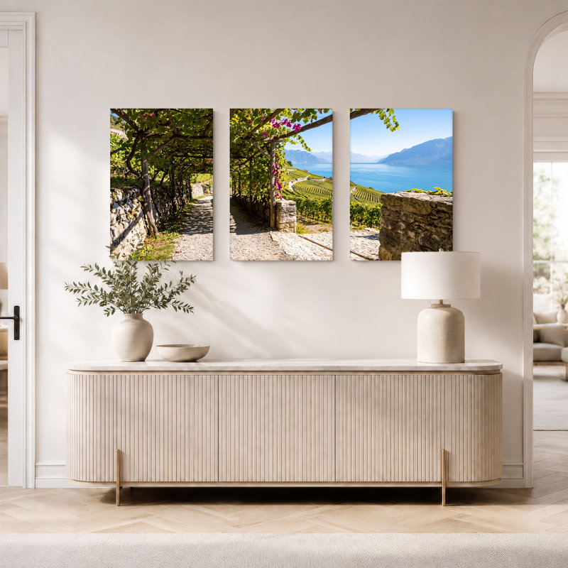 «Vineyard Trellis Path donnant sur le lac bleu et ensemble de 3 toiles», 24"H x 16"W x 3pcs