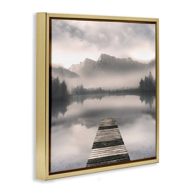 Cadre flottant Calm Reflective Waters & Mountains, design par Irene Weisz, H 18 po x l 18 po, Cadre flottant métallique doré
