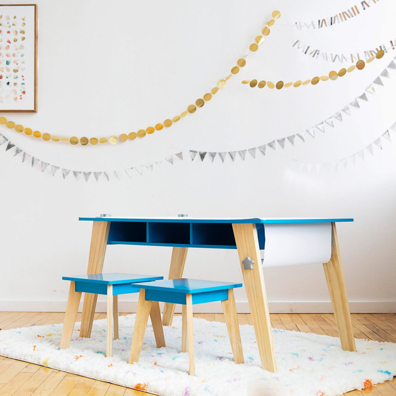 Ensemble de table Wildkin Kids Arts & Crafts - Design moderne Mid-Century avec 2 tabourets, casiers de rangement et rouleau de papier - Bleu