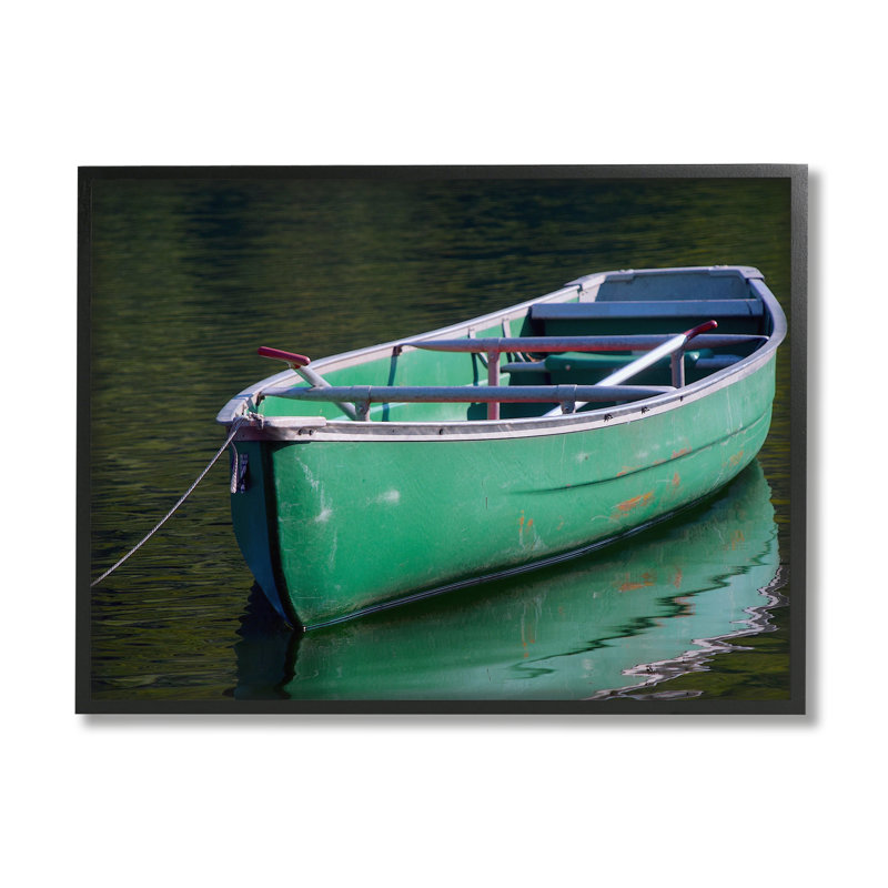 «Green Row bateau Canoe Floating Lake Dock» par Daphne Polselli - Photographie de cadre flottant sur toile