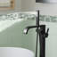Robinet de baignoire carré autoportant avec douche à main Robinet de baignoire en acier inoxydable 304 avec bec cascade et valve en céramique CUPC-125120118