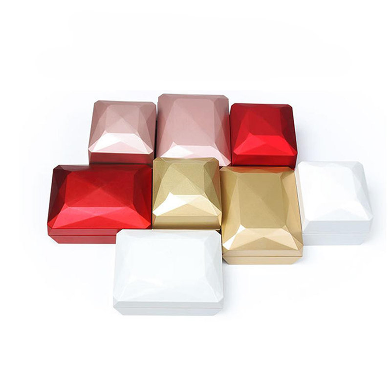 Boîte à bijoux, Doré