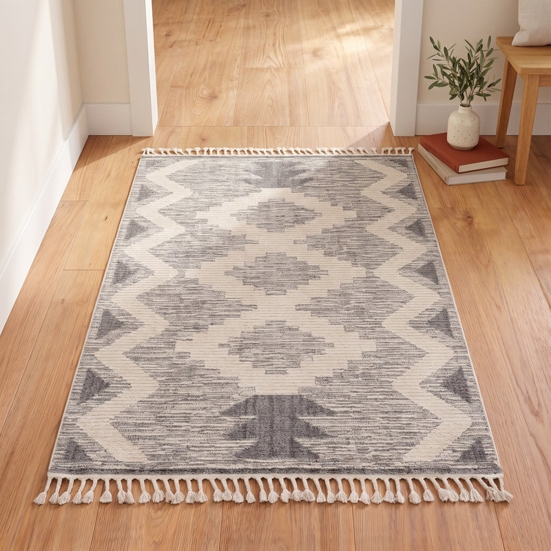 Highpoint Geometric Medium Gray/Ivory Area Rug, Rectangle 2' x 2'11"