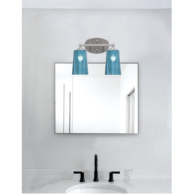 Barre d'éclairage de salle de bain 4 lumières Capri au fini nickel brossé avec verre dégradé ambré l 4,5 po x H 6,5 po