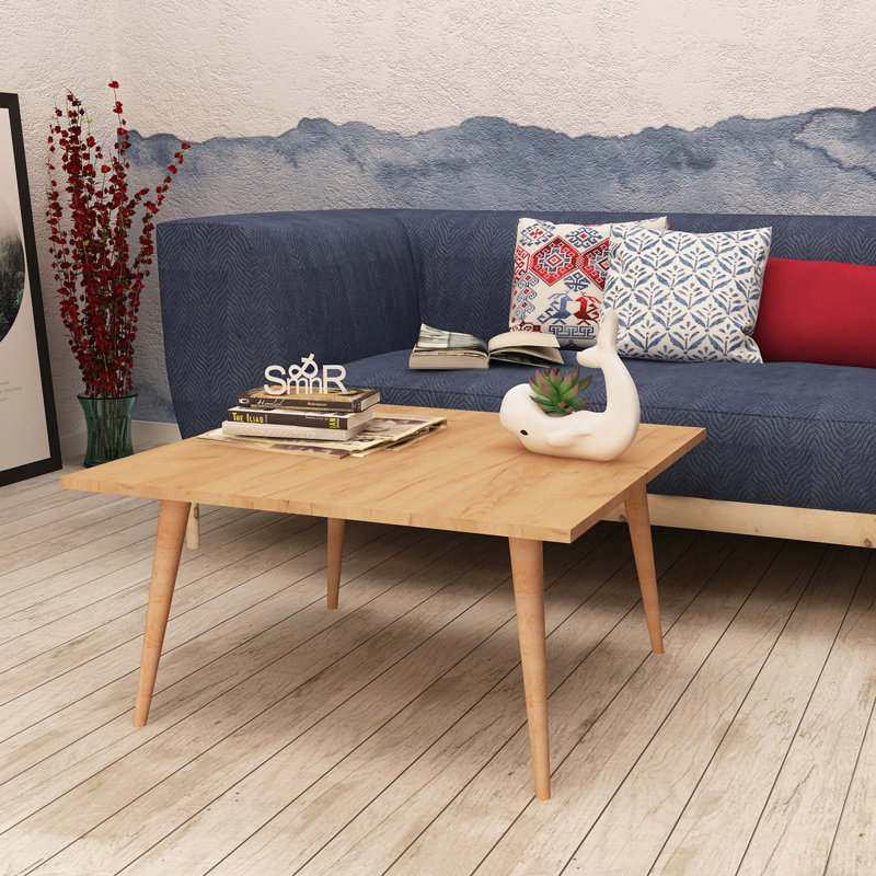 Table basse à 4 pieds