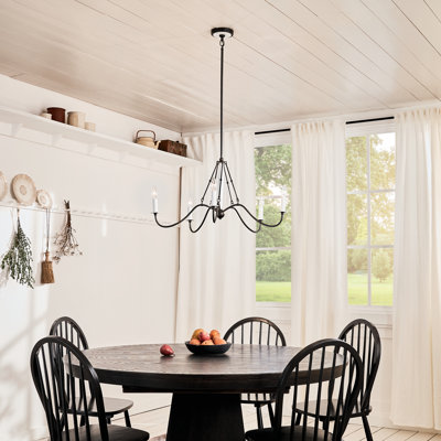 Lustre 5 lumières Freesia 31,2 pouces en fer enclume avec accents blancs