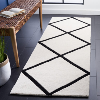 Teresita Hand Tufted Wool Geometric Rug