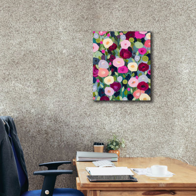«Night Garden on Canvas» par Carrie Schmitt