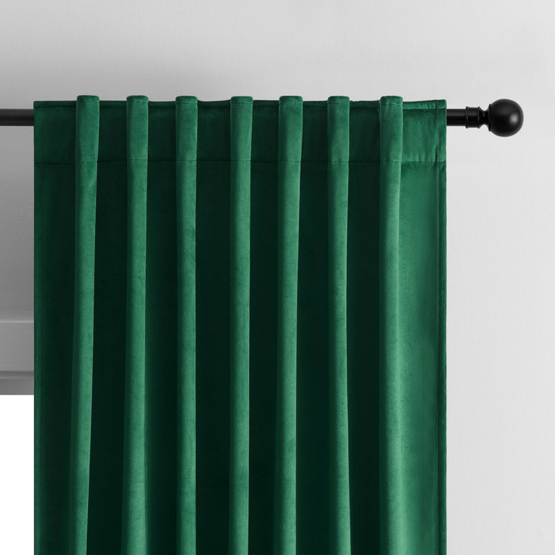 Paire de rideaux obscurcissant en velours de couleur unie Deavion, L 52 po x L 84 po, Vert foncé