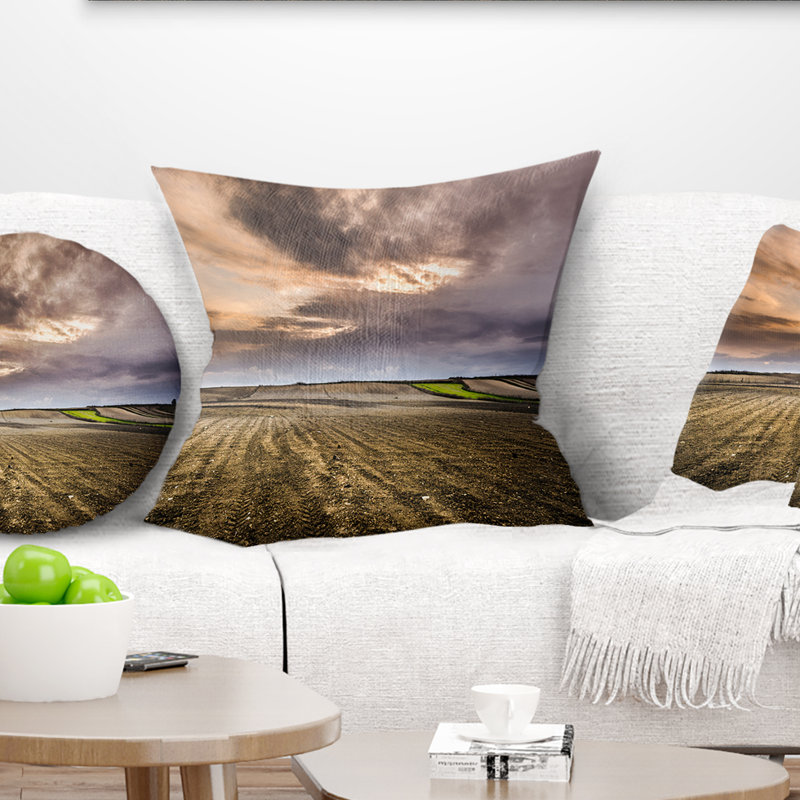 Coussin Field Fielding Waiting for Cultivation, 18 po x 18 po, Coussin décoratif