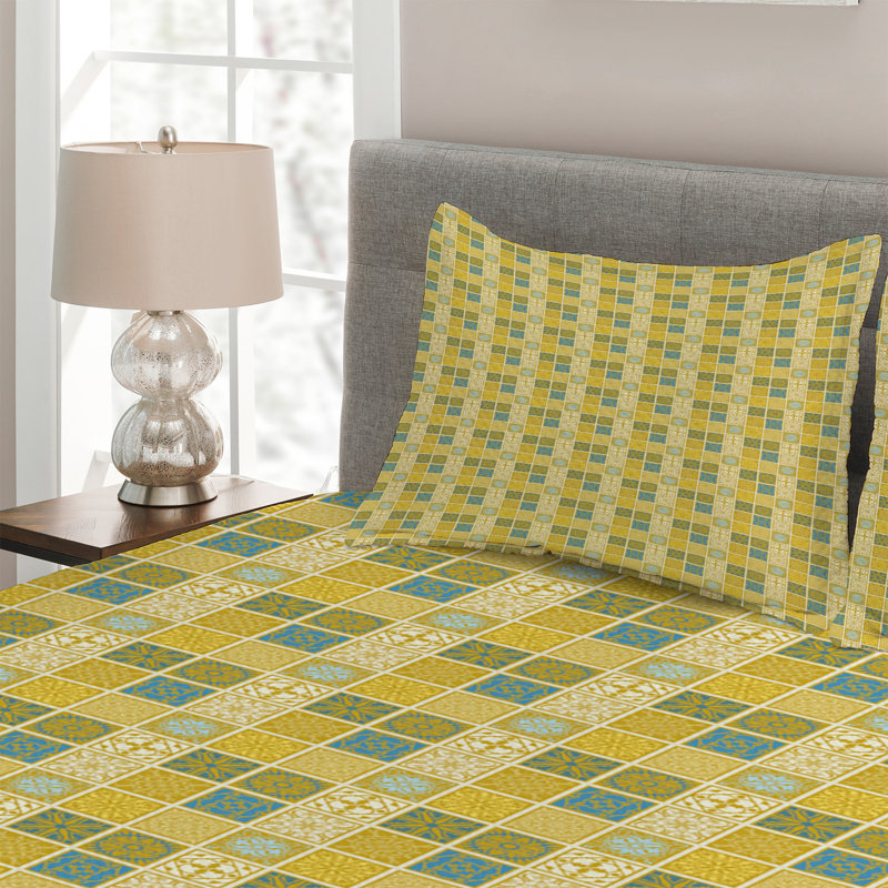 Polyester Plaid Coverlet, King Bedspread + 2 Shams