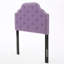 Tête de lit simple mauve avec un design contemporain et un tissu à coutures à boutons-342682974