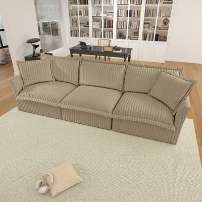 Grand canapé moderne et confortable