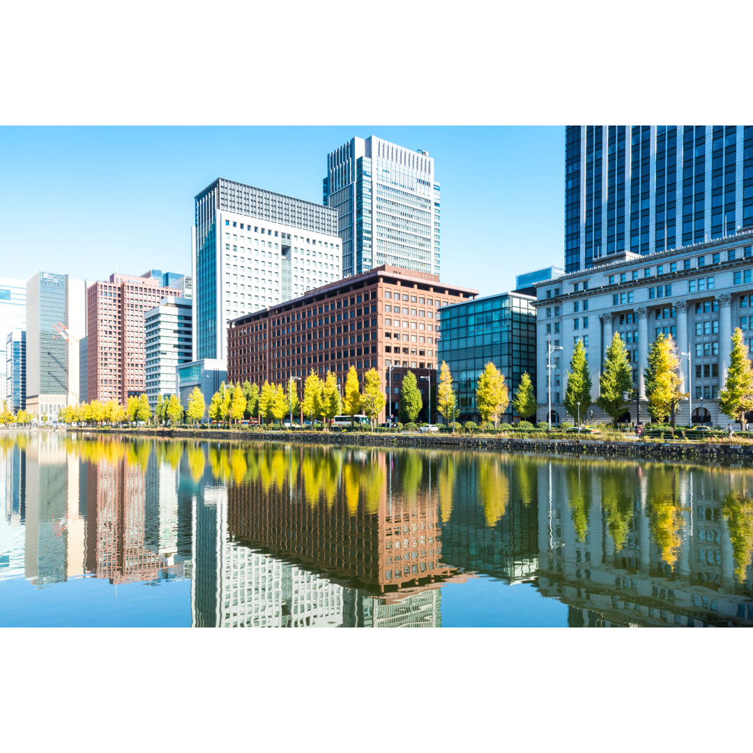 Fall von Marunouchi - Leinwandbild auf Leinwand