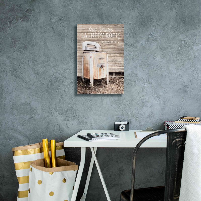 «Laundry Room» par Lori Deiter, art mural sur toile, H 18 po x l 12 po x P 0,75 po