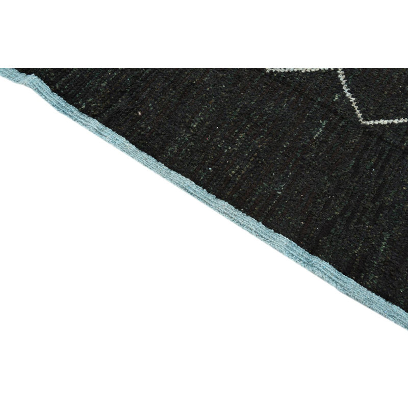 Tapis noir Iraheta