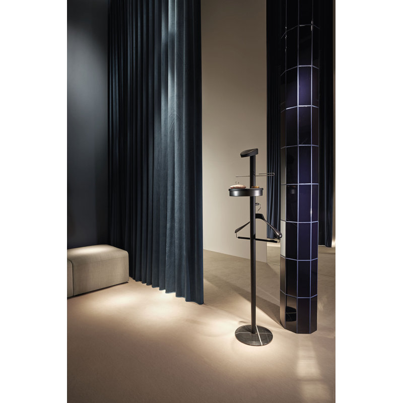 Glan Freestanding Valet Stand, Fresno Teñido Negro Black Ash