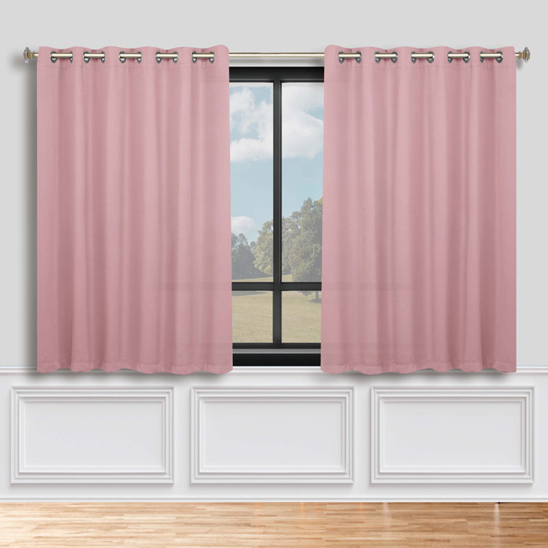 Paire de rideaux obscurcissant avec œillets Millendon, Craie mauve, L 70 po x L 63 po