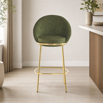 2 tabourets de bar à dossier en velours vert olive avec pieds en métal doré poli pour une utilisation à domicile