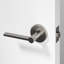 Poignée de porte d'intimité Muse de style moderne dissimulé pour (lit et salle de bain) - Style minimaliste élégant en nickel brossé-114645562