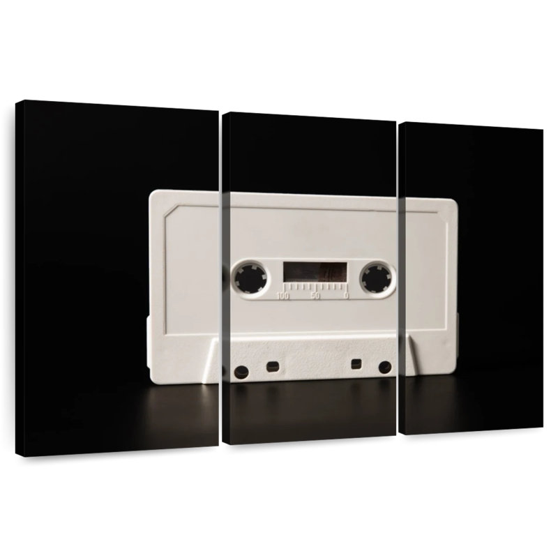 Cassette audio blanche Abarca, H 36 po x l 57 po