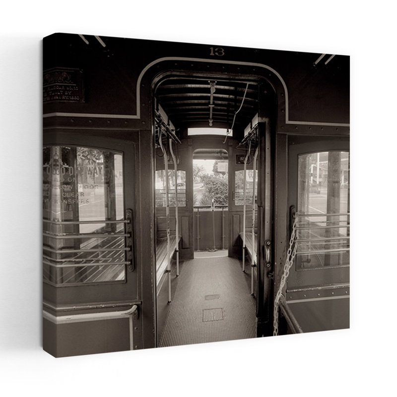 "Cable Car Interior 3", art contemporain, H 24 po x l 24 po
