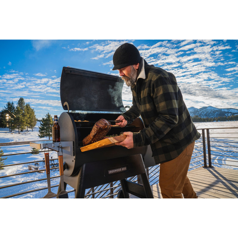 Traeger Ironwood 885 Wood Pellet Grill