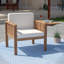 Chaise de patio avec coussins