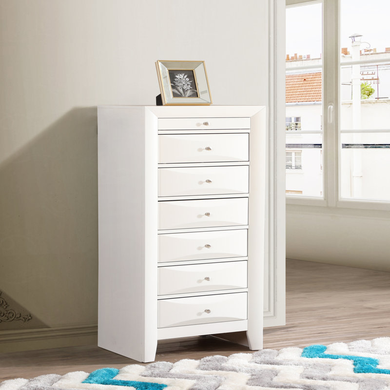 Commode 7 tiroirs pour la lingerie