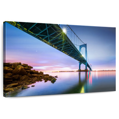 Lilie Whitestone Bridge au crépuscule
