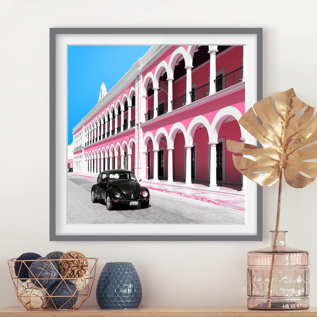 Gerahmter Fotodruck Black Beetle Pinke Facade