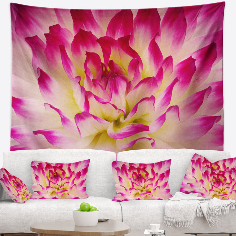 Tapisserie florale à pétales de fleurs mauves et blanches, H 50 po x l 60 po