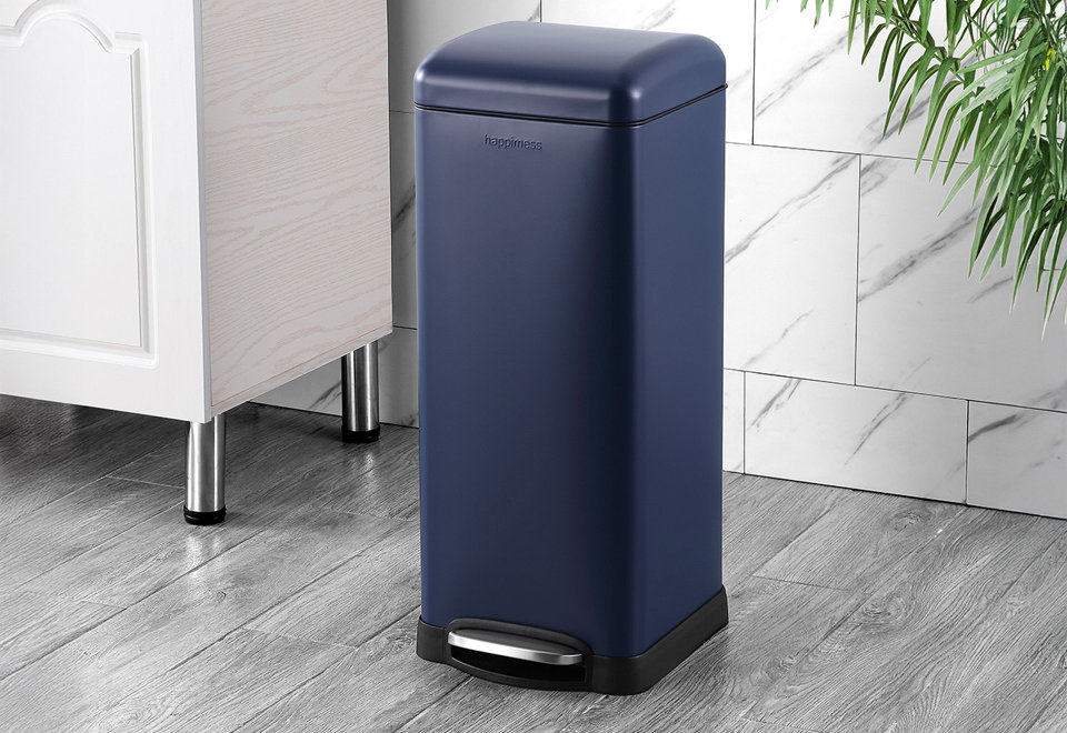 Trash Cans & Recycling