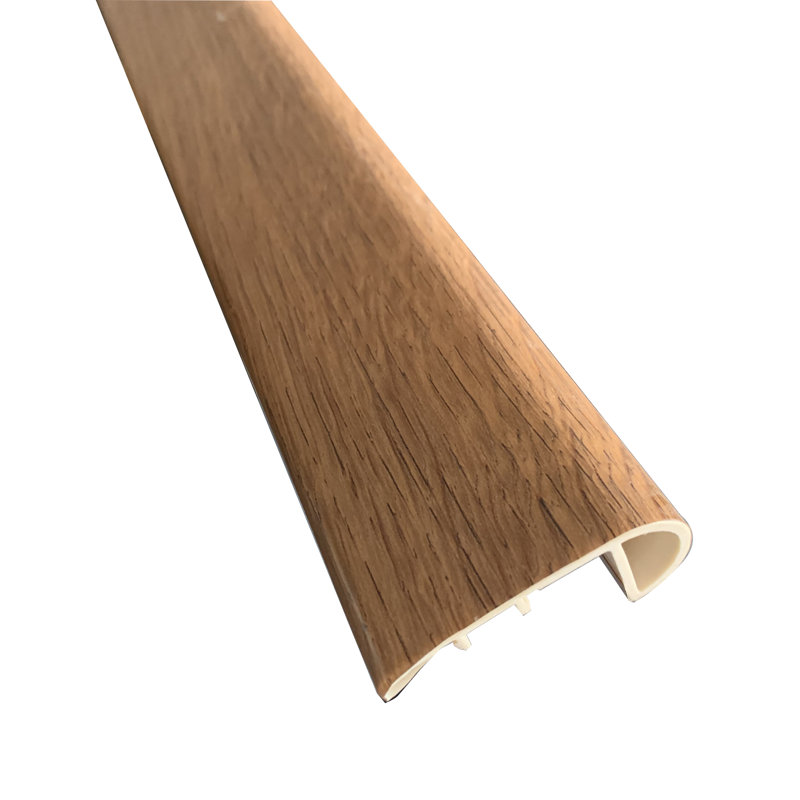 Nez de marche en plastique 0,98 po x l 2,17 po x l 94,5 po
