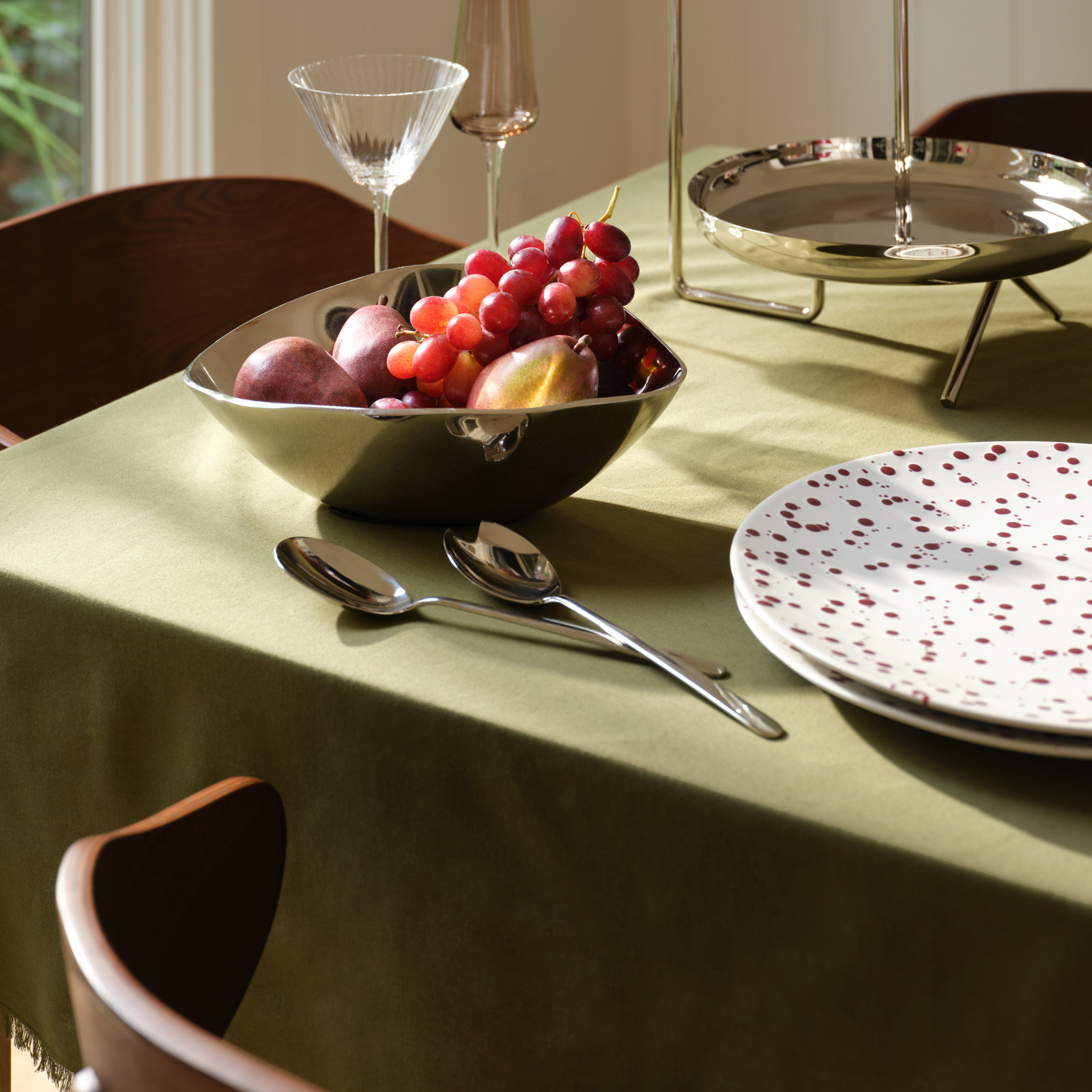 Menut Tablecloth, Olive