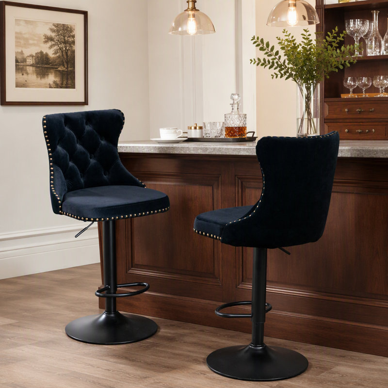 Tabourets de bar pivotants en velours à hauteur de siège réglable de 25 à 33 pouces, tabourets de bar à base chromée avec dossier capitonné confortable pour un pub à la maison et un îlot de cuisine, noir, ensemble de 2