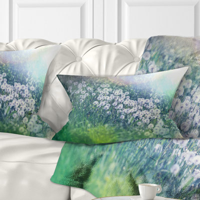 Coussin lombaire avec peu de fleurs mountain plain