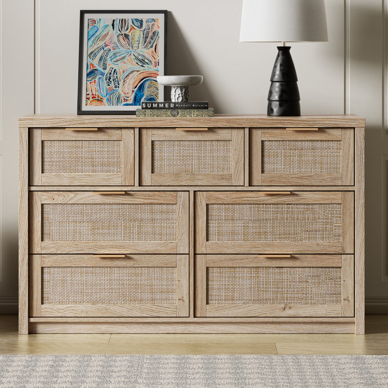 Arianna 52.7" W 7-Drawer Dresser, Light Oak