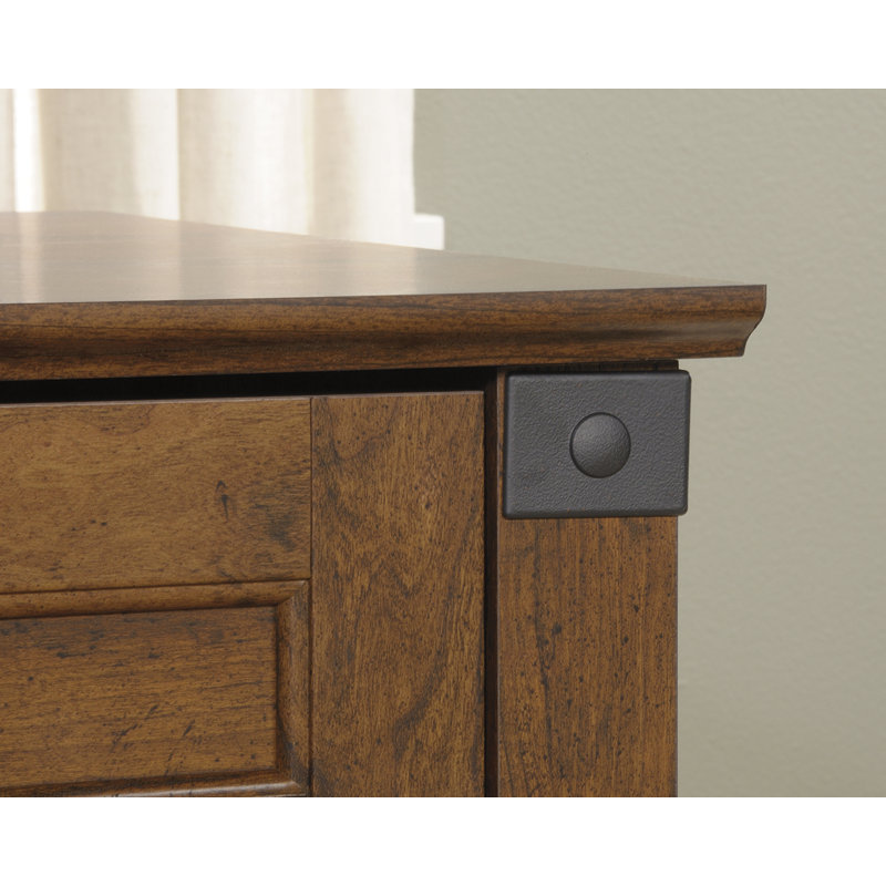 Bureau d'ordinateur en coin