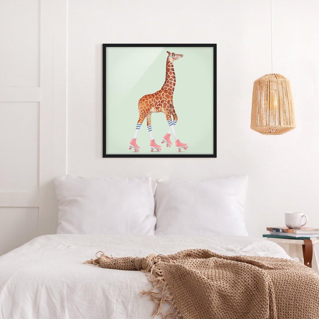 Gerahmter Grafikdruck Giraffe with Roller Skates von Jonas Loose