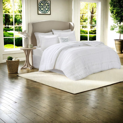 Ensemble de literie blanc élégant pour très grand lit californien, microfibre, style Shabby Chic