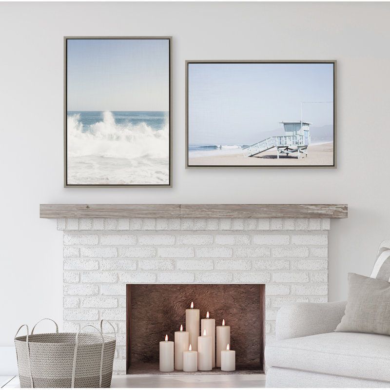 «Pale Blue Life Guard Tower» par Caroline Mint, reproduction d'art sur toile encadrée, Cadre gris